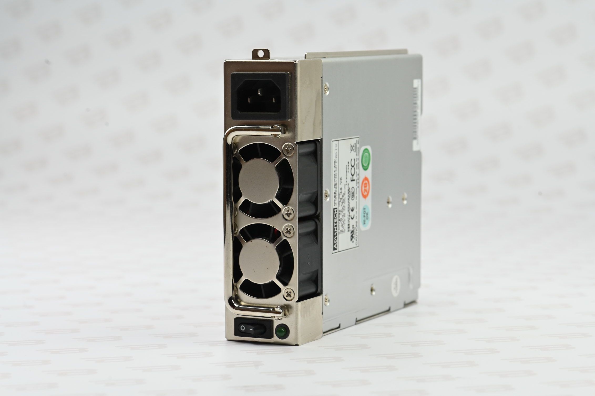 ADVANTECH MRW-6400P-R 
