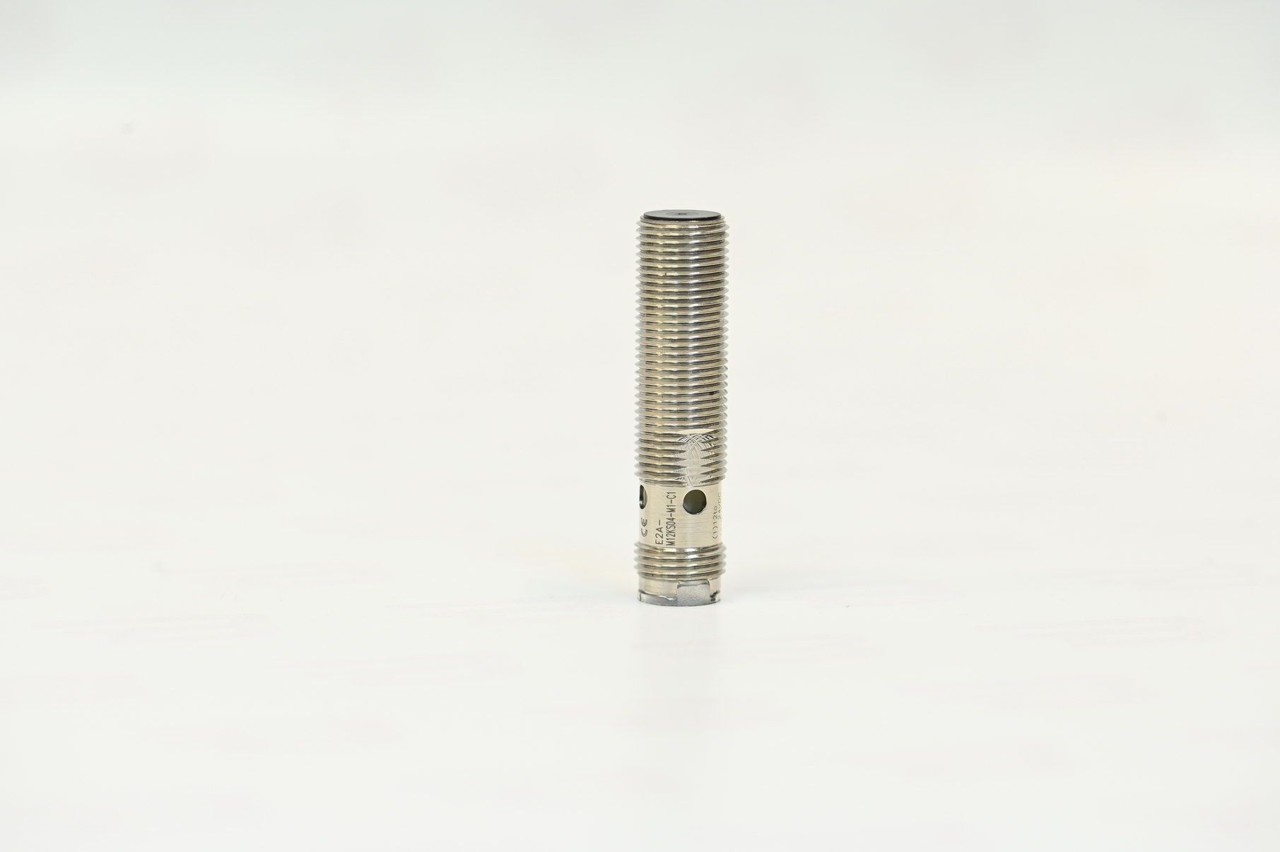 Omron E2A-M12KS04-M1-C1 