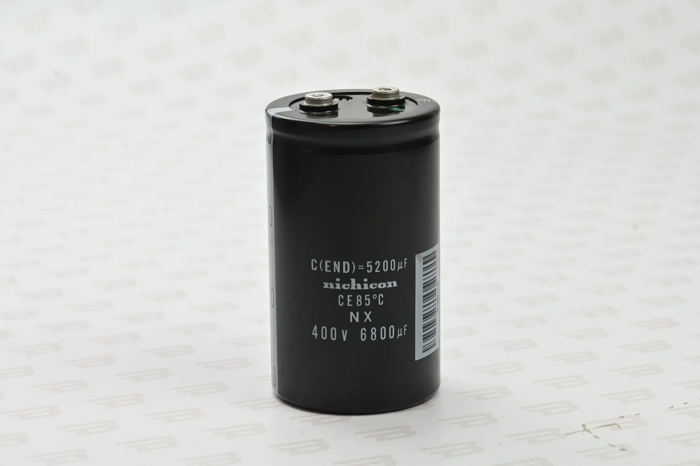 Nichicon LNX2G682MSEH 