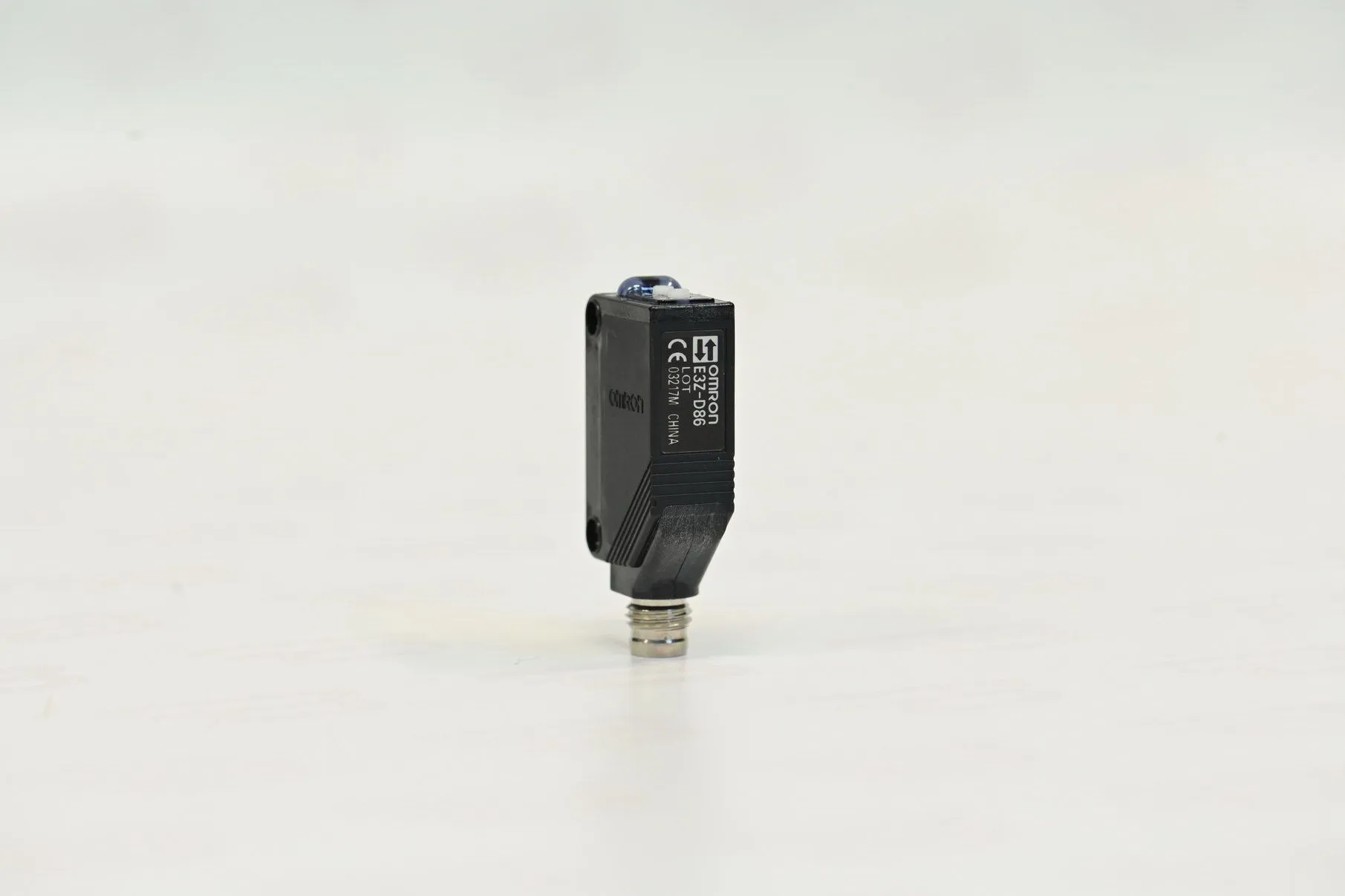 Omron E3Z-D86 