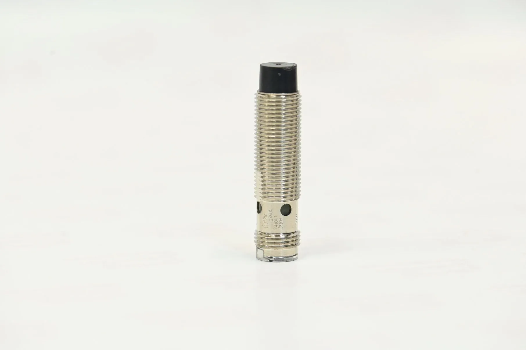 Omron E2A-M12KN08-M1-B1 